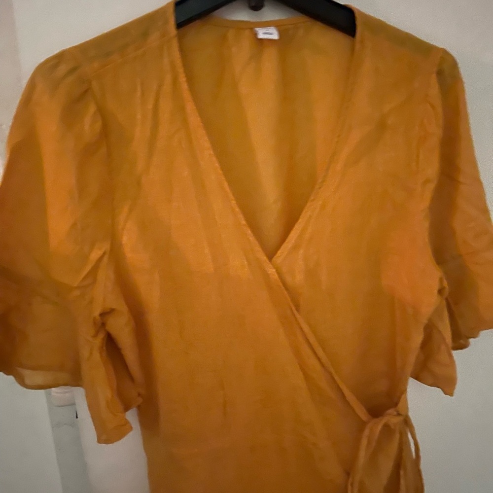 Women’s wrap shirt